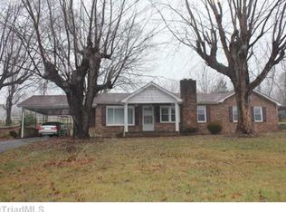 2551 S Main St, Mount Airy, NC 27030