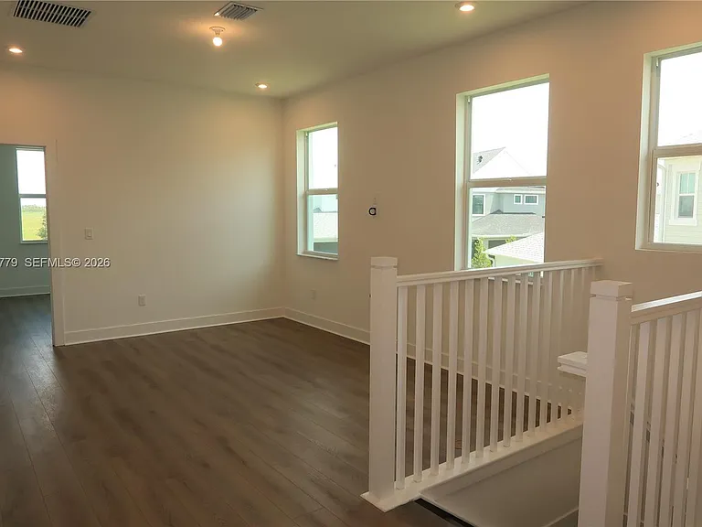 881 SW Bushel Trl — Photo 11