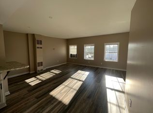 405 S Leroy St APT A, Fenton, MI 48430