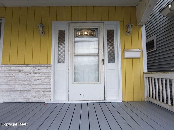 4th image of 125 Lyndwood Ave