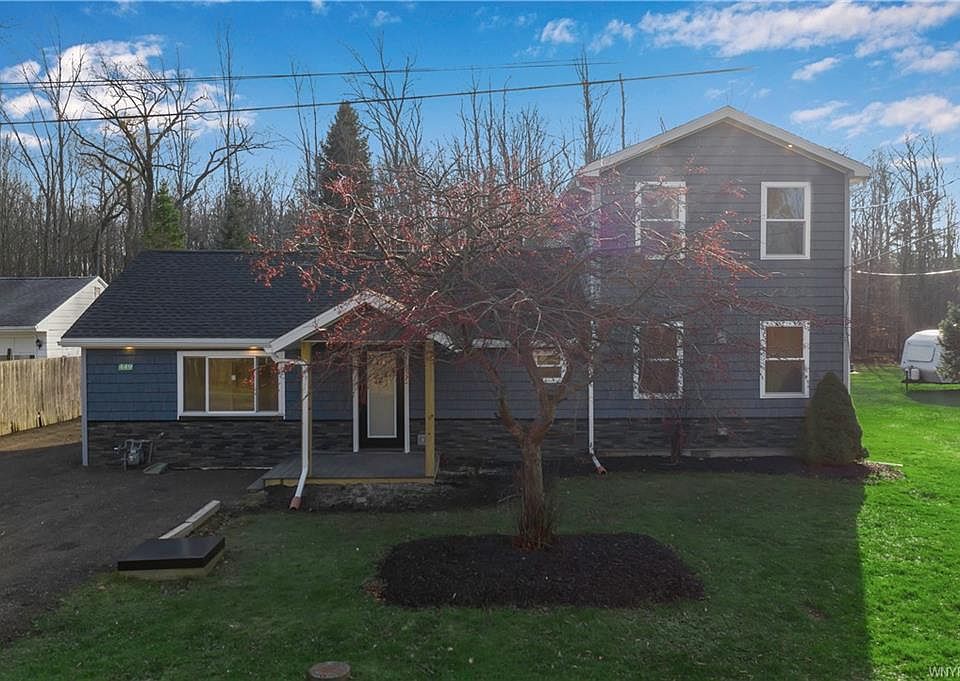 1st image of 449 Dawn Ave