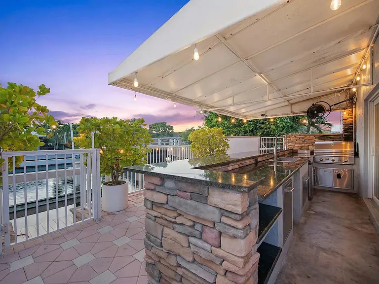 5841 Bayview Dr — Photo 53