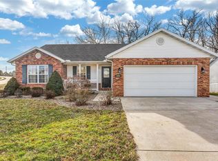 1002 Driftwood Ln, Waterloo, IL 62298