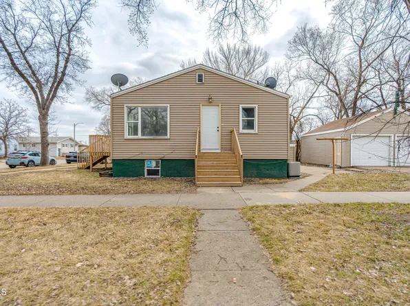 222 N 19th St, Bismarck, ND 58501