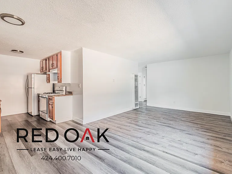 111 W Del Amo Blvd #6 — Photo 3