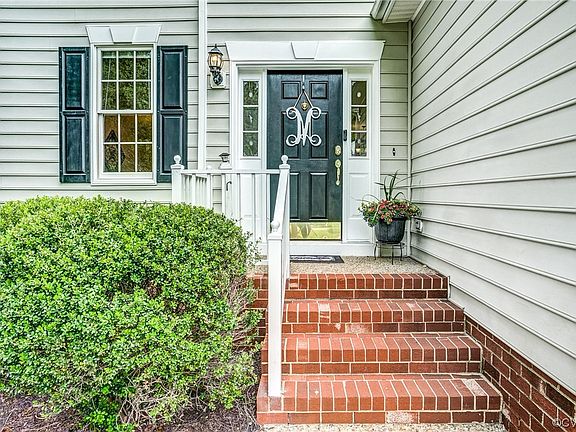 3rd image of 9432 Wild Rose Ct