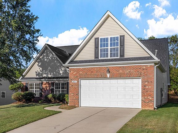 3rd image of 2617 Pepperstone Dr