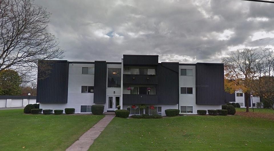 1st image of 20 Kennedy Pkwy #120