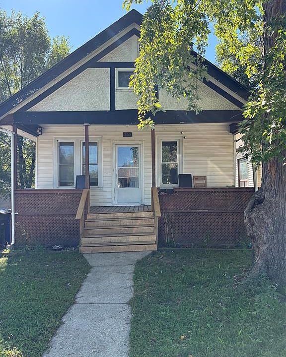 2nd image of 559 Grove Ave