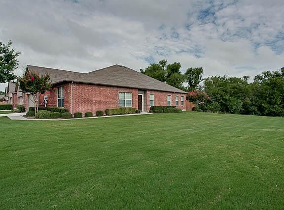 3rd image of 3117 Judge Holland Ln