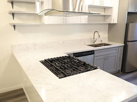 3rd image of 1706 Granville Ave APT 3