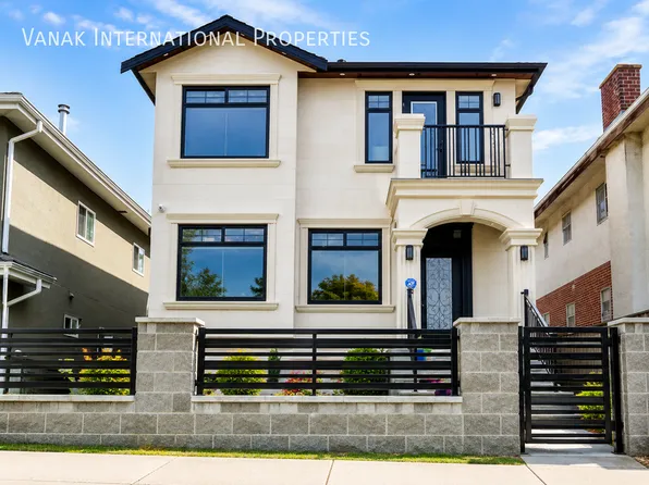 3771 Frances St, Burnaby, BC V5C 2N9