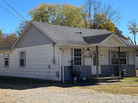 3rd image of 740 Dewey St