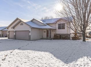 2304 Greenbriar Ln, Buffalo, MN 55313