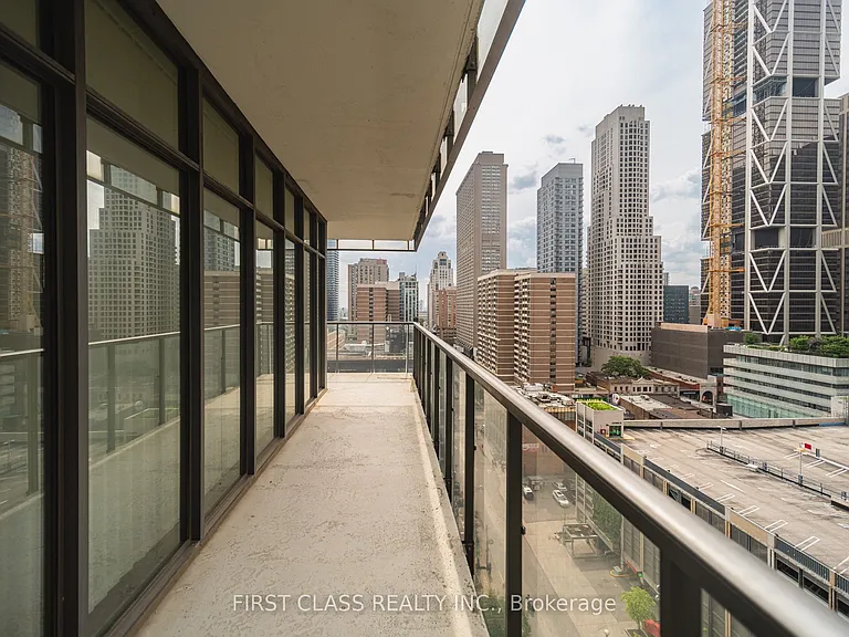 33 Charles St E #1409 — Photo 18