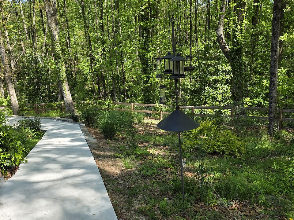 Private sidewalk