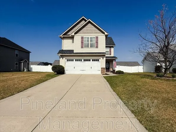 246 Stockbridge Dr, Raeford, NC 28376