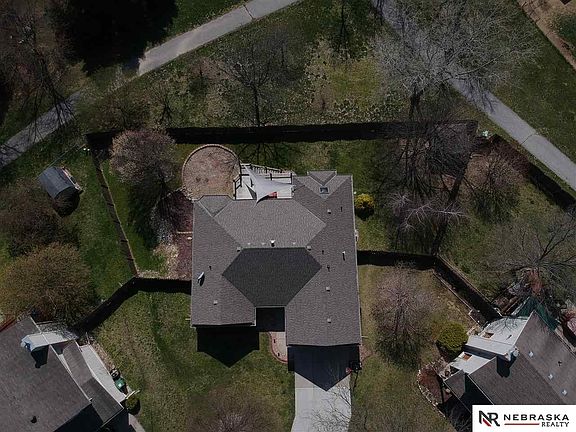 3rd image of 1909 Arlington Cir