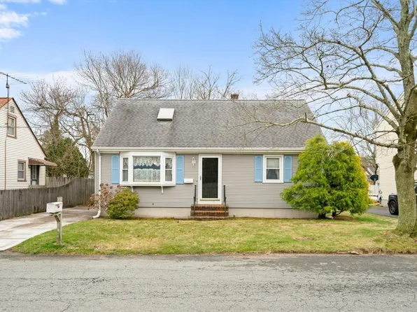 314 Loftus St, New Bedford, MA 02746