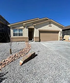 2116 Solitaire St NE