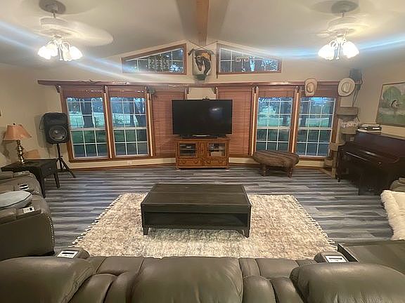 5th image of 3178 E 2150th Rd