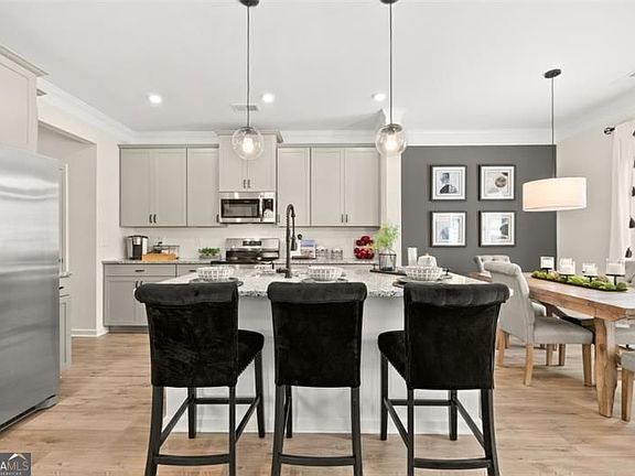 5th image of 308 Caroline Pl #101