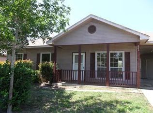 405 Davidson Dr, Taylor, TX 76574