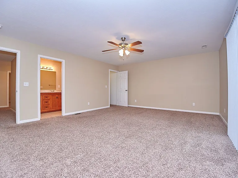 Graycliff Townhomes — Photo 46