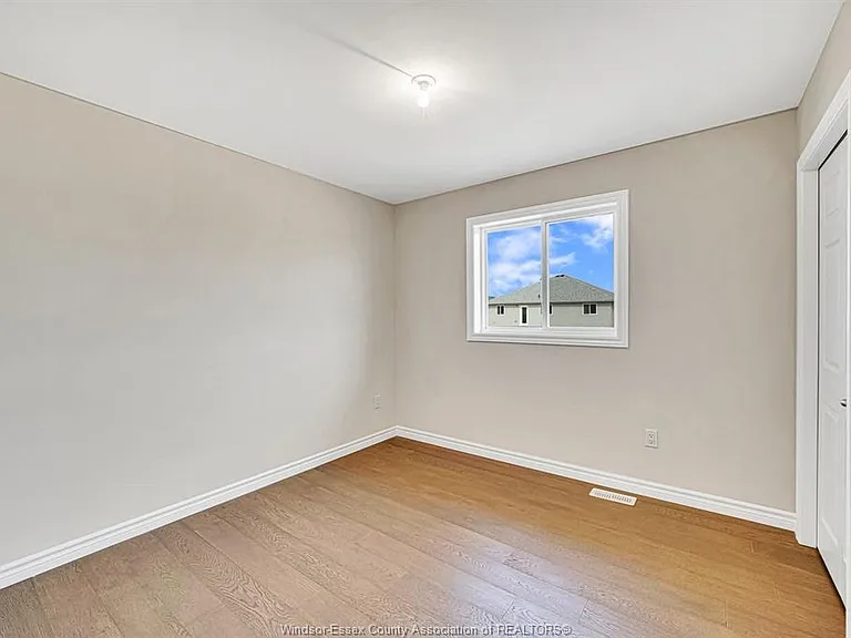 397 Hemlock Ln #MAIN — Photo 10