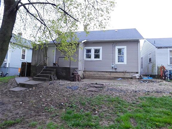 2nd image of 728 Taft St