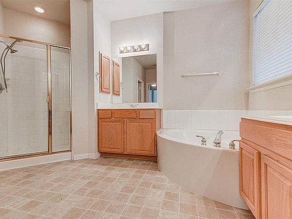 4th image of 4845 Kingfisher Ln