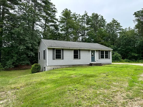 8 Reds Way, Raymond, ME 04071