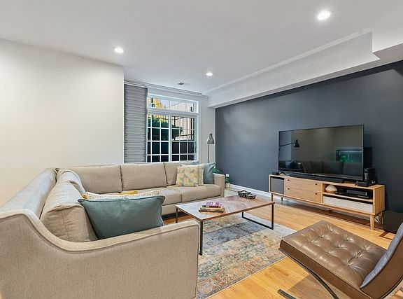 3rd image of 5125 N Ashland Ave APT 1