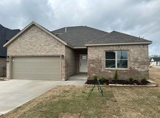 801 Ann Pl, Centerton, AR 72719