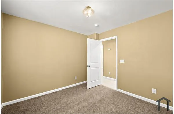 Building Photo - 3245 Portage Way