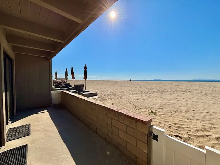 3949 Ocean Dr — Photo 12