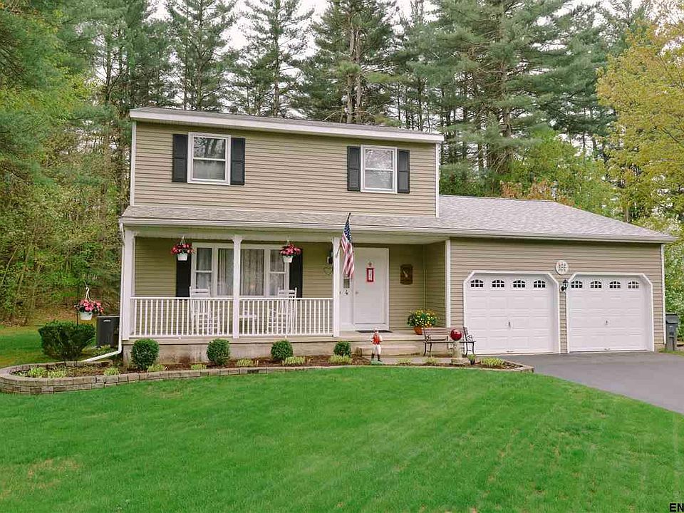 1st image of 4 Stonehedge Dr