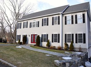 24 Buena Vista Dr, Greenwich, CT 06831