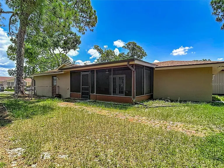 7916 Woodgrove Cir — Photo 34