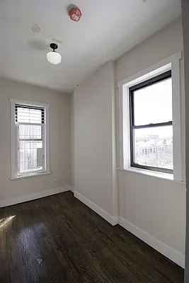 Rented by Nooklyn NYC LLC | media 19