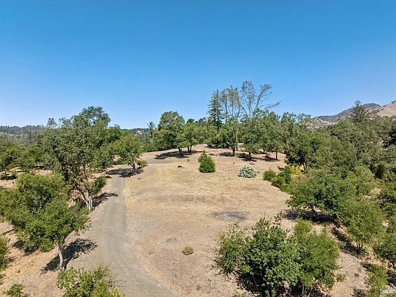 4th image of 1128 Bennett Lane