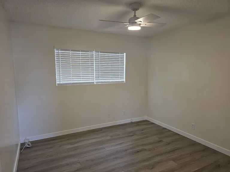 10714 La Reina Ave #4 — Photo 10