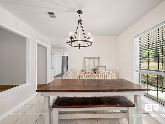4th image of 105 Aragorn Cir