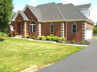 715 Hunters Crossing Way, Bowling Green, KY 42104