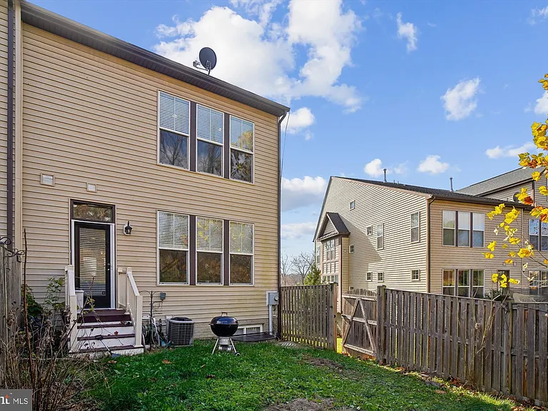 6947 Country Club Ter — Photo 44