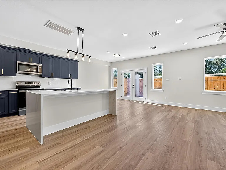 12315 New Jordan Ln — Photo 6
