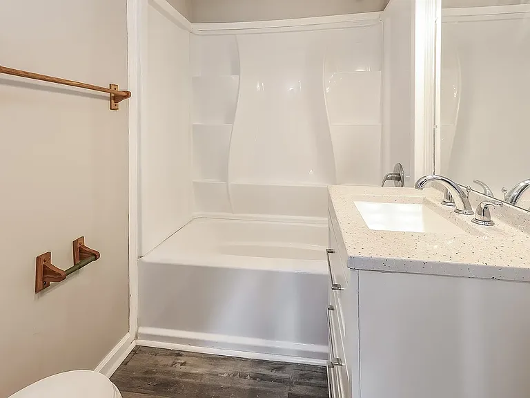 120 Pickford St — Photo 8
