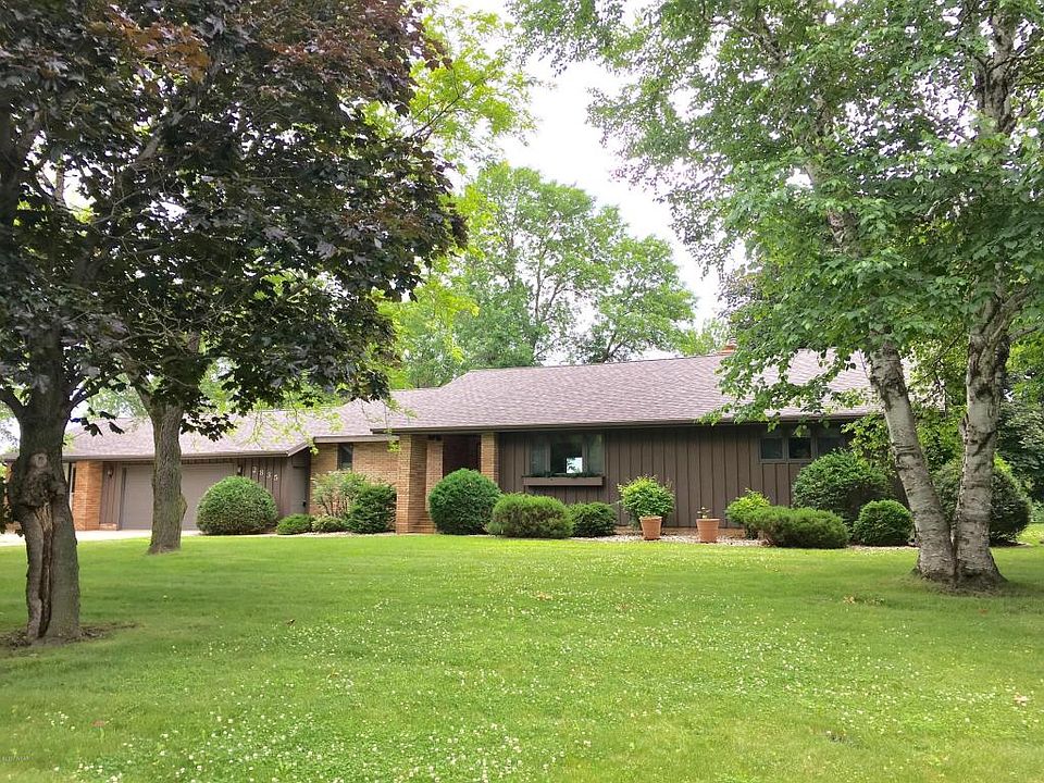 1st image of 2835 Fairway Dr NE