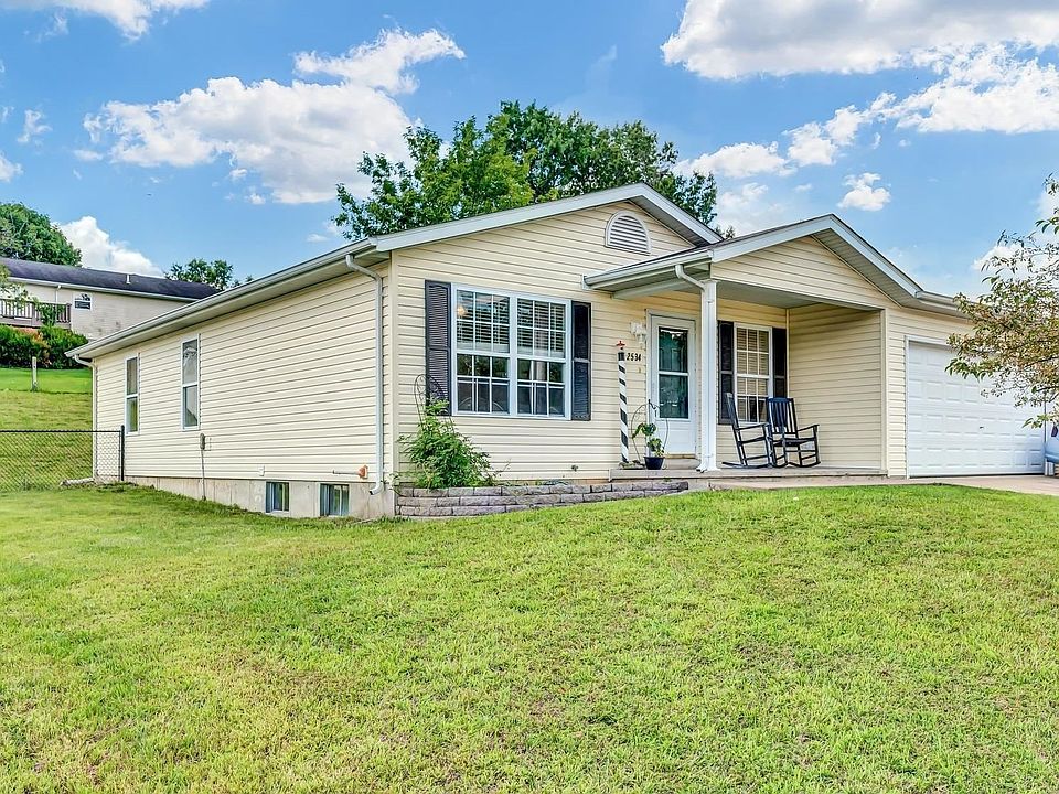 1st image of 2534 Oak Forest Dr