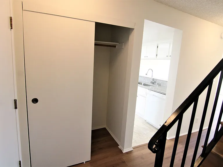 13552 Burbank Blvd #3 — Photo 28